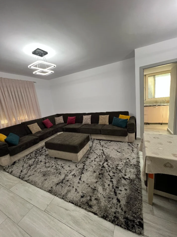 Tirane, jepet me qera apartament 2+1 Kati 3, 90 m² 800 € (rruga e elbasanit)