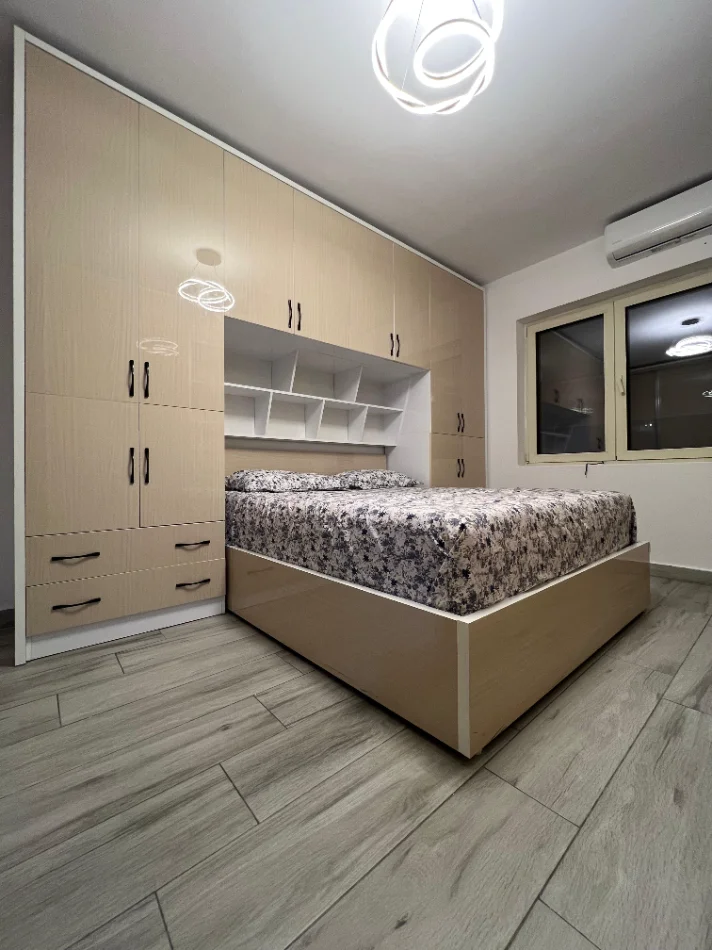 Tirane, jepet me qera apartament 2+1 Kati 3, 90 m² 800 € (rruga e elbasanit)