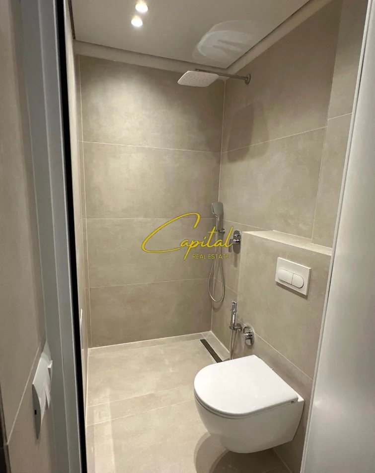 Tirane, jepet me qera zyre Kati 3, 105 m² 850 € (DON BOSKO)