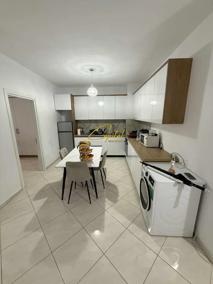 Tirane, jepet me qera apartament 2+1 Kati 4, 115 m² 580 € (ASTIR)