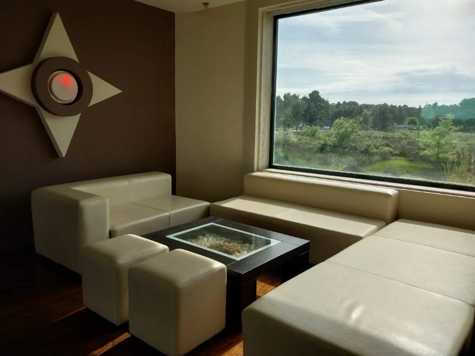 Lushnje, jepet me qera hotel Kati 1, 500 m² 2.200 € (Divjake)