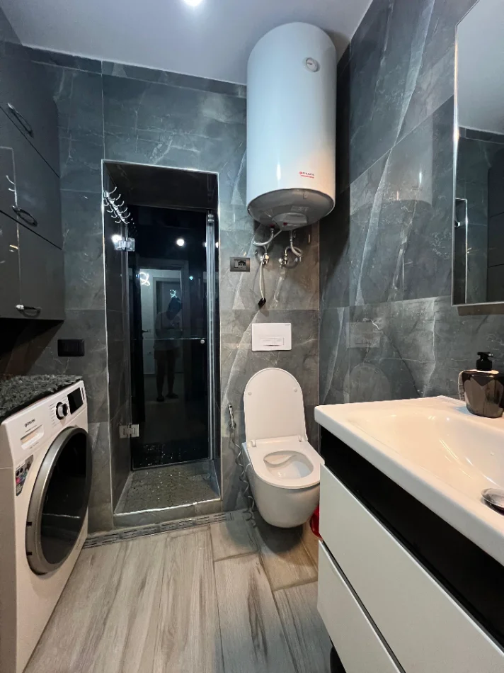 Tirane, jepet me qera apartament 2+1 Kati 3, 96 m² 800 € (RRUGA ELBASANIT)