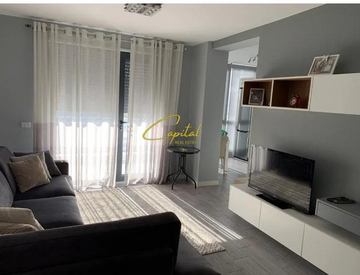 Tirane, jepet me qera apartament 2+1 Kati 6, 85 m² 620 € (ISH PARKU)