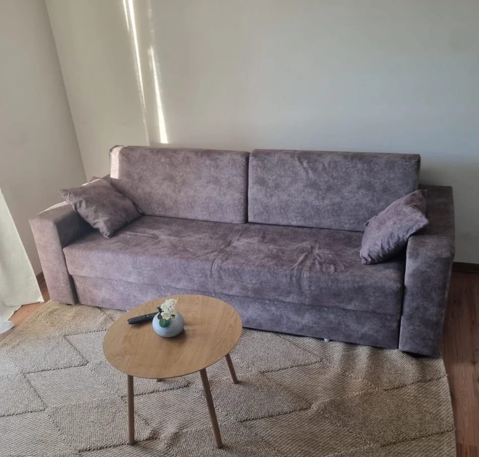 Tirane, jepet me qera apartament 1+1 Kati 3, 