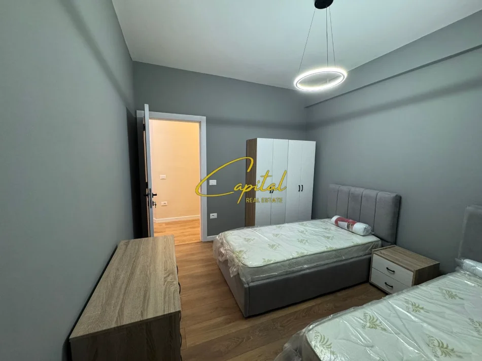 Tirane, jepet me qera apartament 2+1 Kati 3, 100 m² 1.200 € (KOPSHTI BOTANIK)