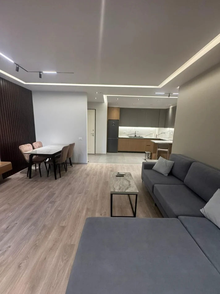 Tirane, jepet me qera apartament 2+1+Aneks+Ballkon Kati 5, 123 m² 1.300 € (Rruga Kavajes)