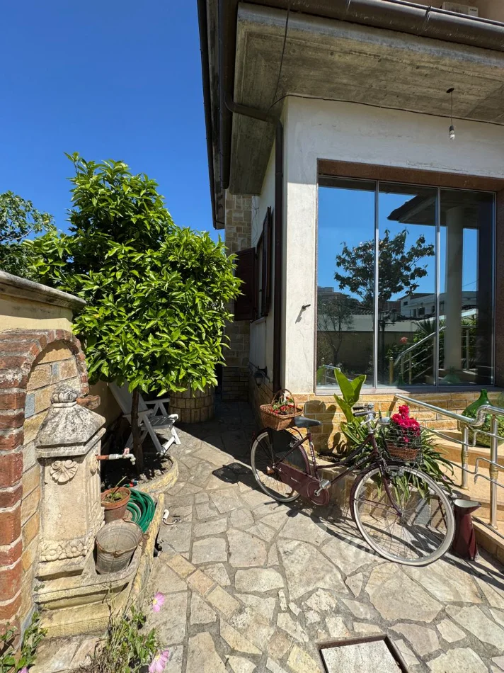 Kavaje, shitet Vile 3+1+Aneks+Ballkon Kati 2, 281 m² 200.000 € (Kavaje)