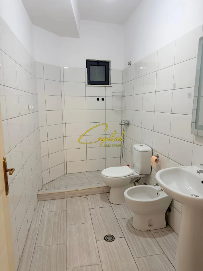 Tirane, jepet me qera apartament 2+1 Kati 7, 115 m² 600 € (ASTIR)