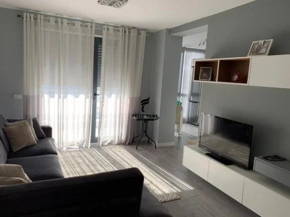 Tirane, jepet me qera apartament 2+1 Kati 6, 98 m² 620 € (FUSHA E AVIACIONIT)
