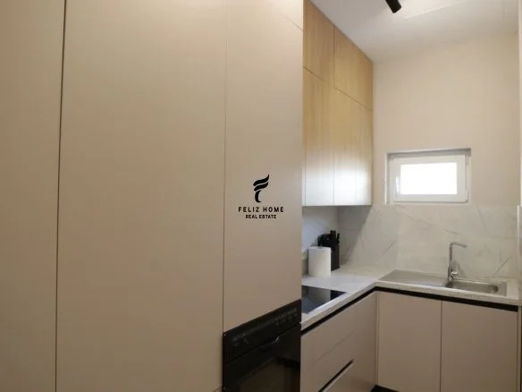 Tirane, jepet me qera apartament 2+1 Kati 3, 80 m² 680 € (PORCELAN)