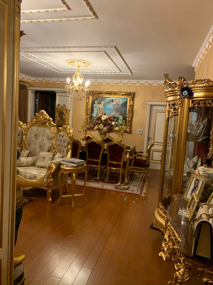 Tirane, shitet apartament 2+1 Kati 2, 122 m² 220.000 € (Kinostudio)