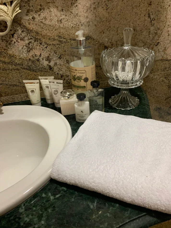 Tirane, shitet apartament 2+1 Kati 2, 122 m² 220.000 € (Kinostudio)