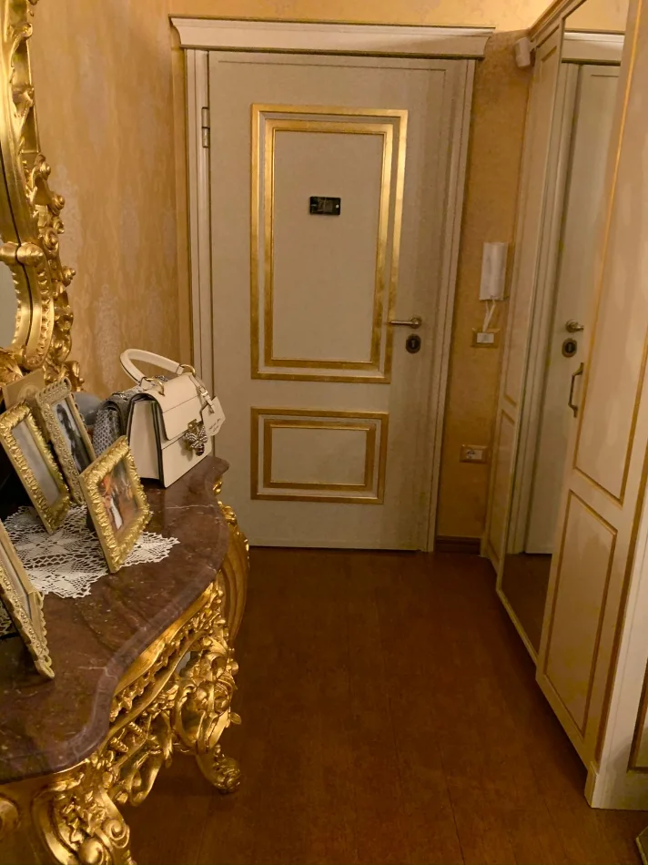 Tirane, shitet apartament 2+1 Kati 2, 122 m² 220.000 € (Kinostudio)