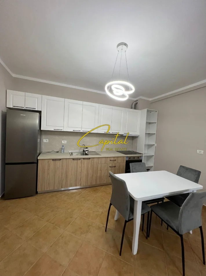 Tirane, jepet me qera apartament 1+1 Kati 4, 70 m² 500 € (DON BOSKO)