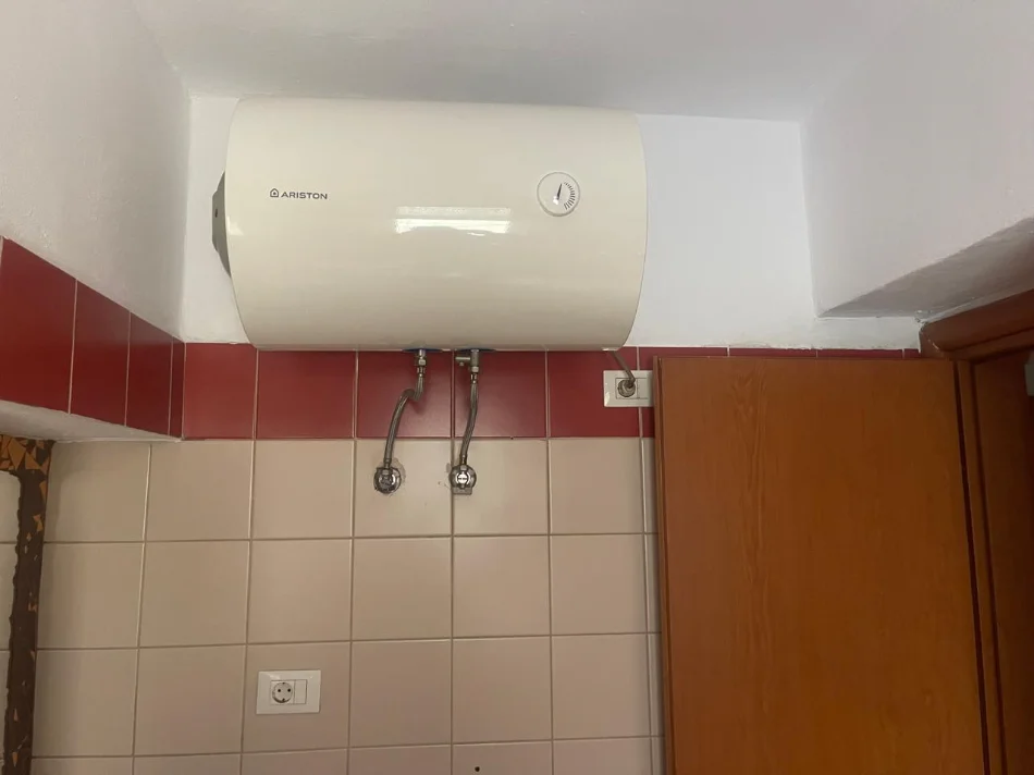 Shqiperi, jepet me qera apartament 1+1 Kati 2, 