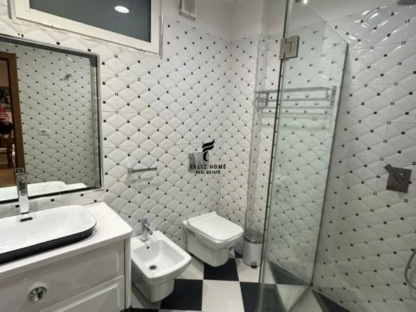 Tirane, jepet me qera apartament 2+1+Ballkon Kati 3, 110 m² 900 € (MINE PEZA)