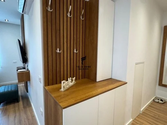 Tirane, jepet me qera apartament 1+1 Kati 9, 50 m² 650 € (RRUGA E KAVAJES)