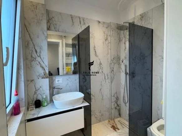 Tirane, jepet me qera apartament 1+1 Kati 9, 50 m² 650 € (RRUGA E KAVAJES)