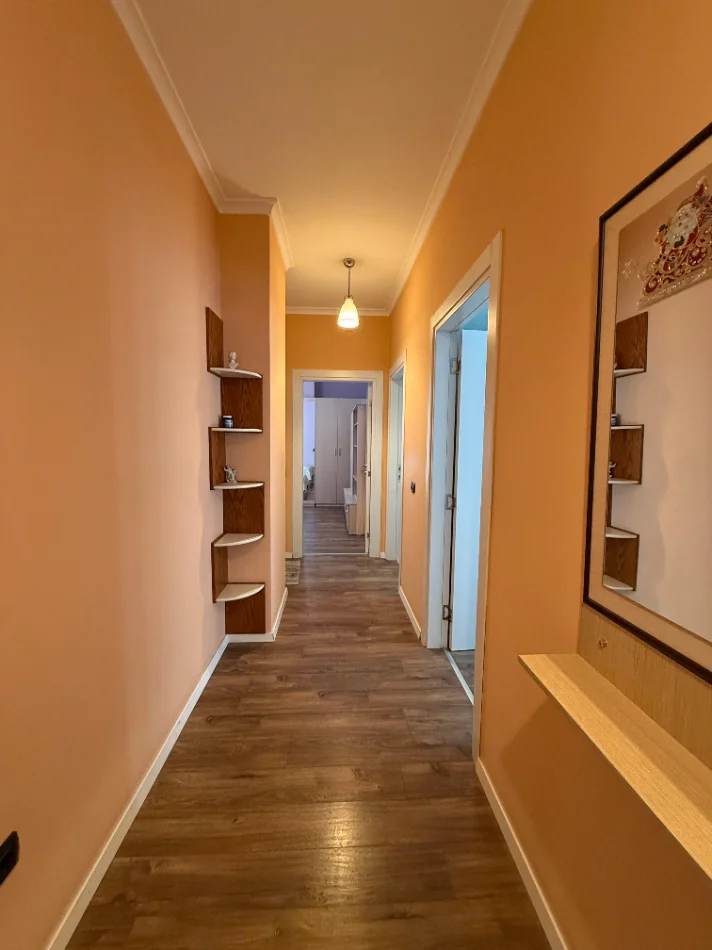 Tirane, jepet me qera apartament 3+1+Ballkon Kati 2, 1.800 € (RRUGA E KAVAJES)