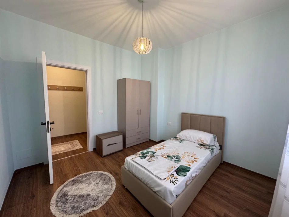 Tirane, jepet me qera apartament 2+1 Kati 5, 550 € 