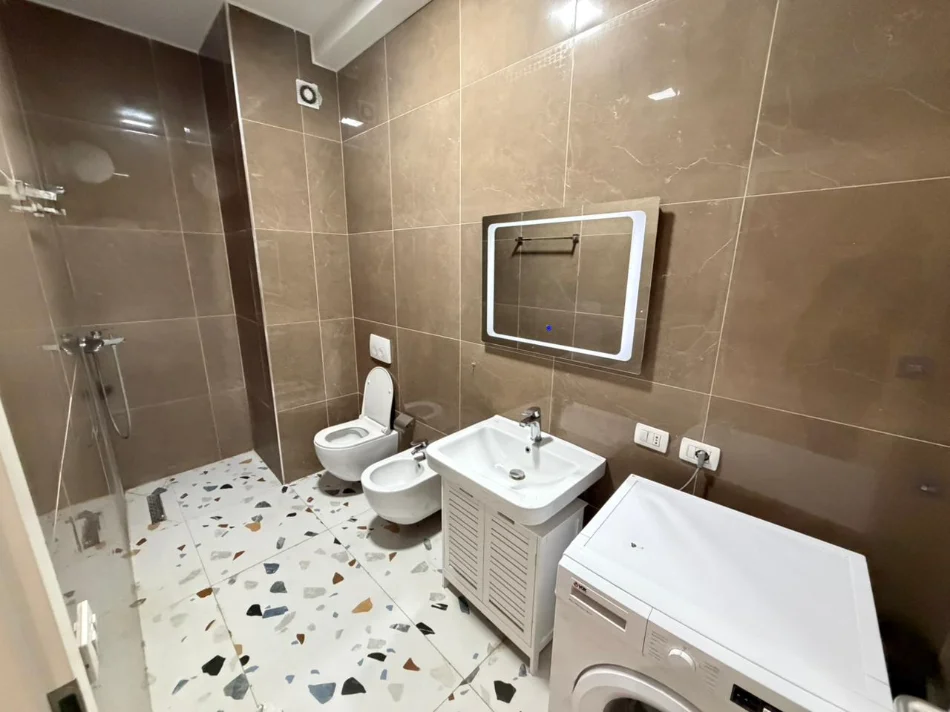 Tirane, jepet me qera apartament 2+1 Kati 9, 