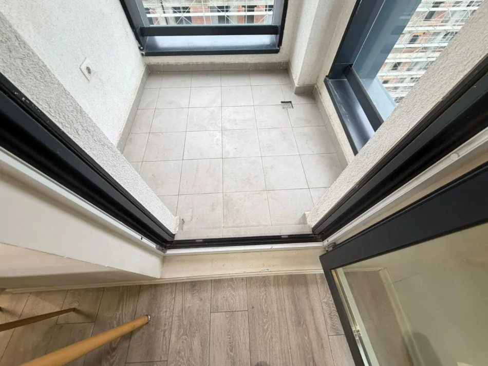 Tirane, jepet me qera apartament 2+1 Kati 9, 