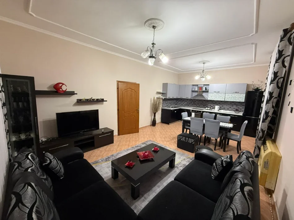 Tirane, jepet me qera apartament 2+1 Kati 1, 