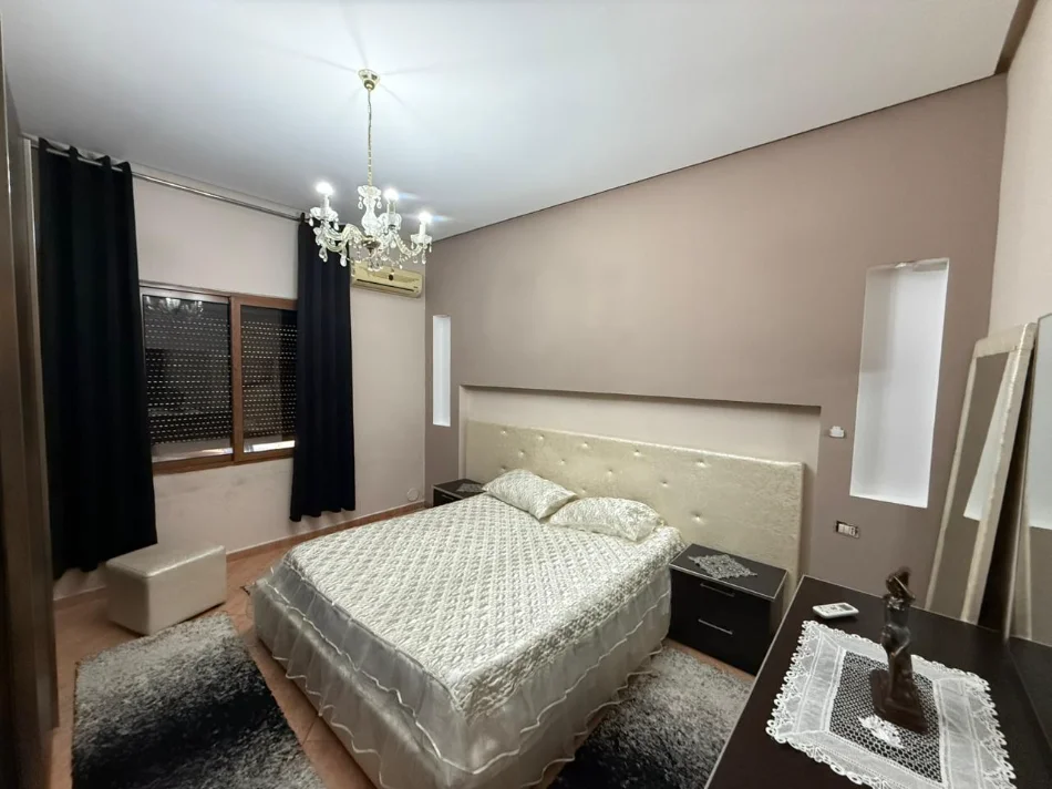 Tirane, jepet me qera apartament 2+1 Kati 1, 