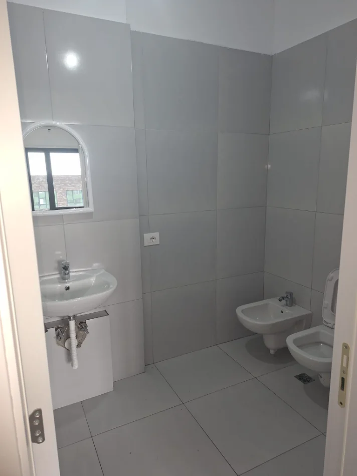 JEPET ME QERA SUPER APARTAMENT 2+1+2 NE 5 MAJI,  650 Euro