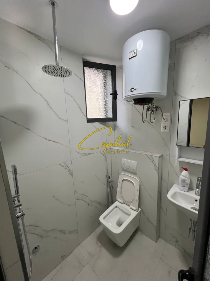 Tirane, jepet me qera apartament 1+1 Kati 1, 60 m² 400 € (RRUGA E DIBRES)