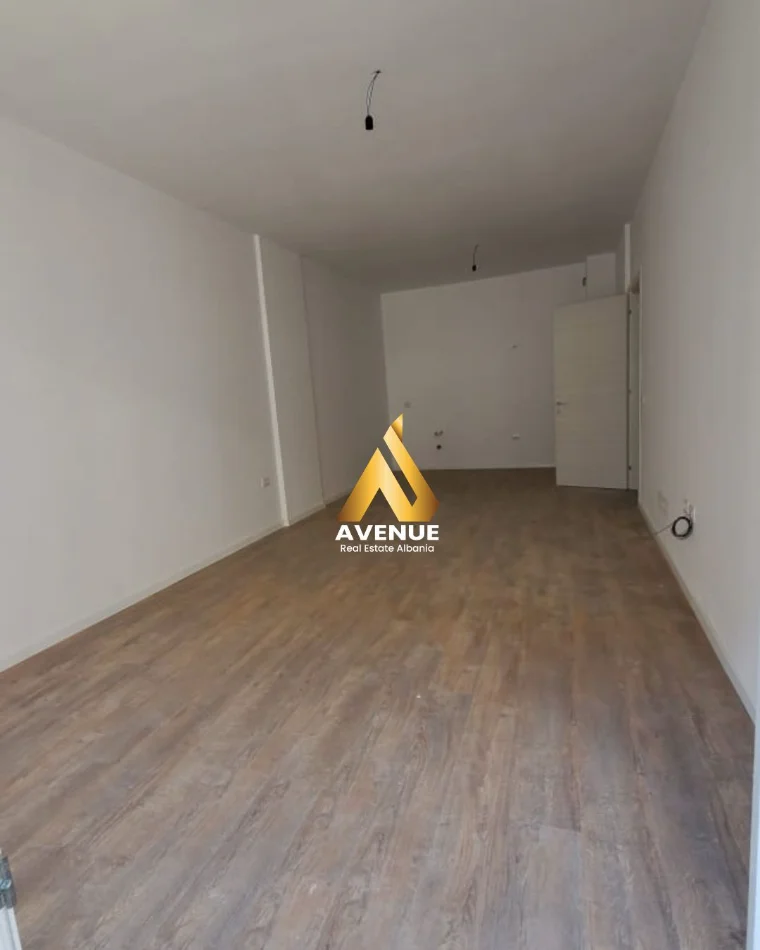 Tirane, shitet apartament 1+1+Ballkon Kati 4, 83 m² 136.000 € (Rruga Dritan Hoxha)