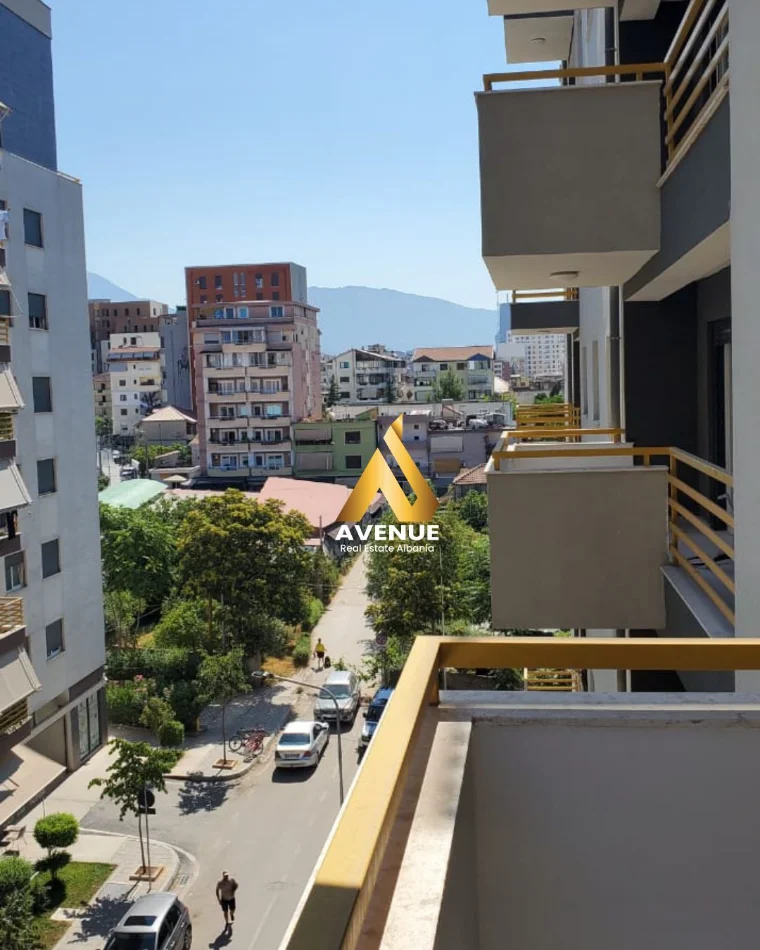 Tirane, shitet apartament 1+1+Ballkon Kati 4, 83 m² 136.000 € (Rruga Dritan Hoxha)