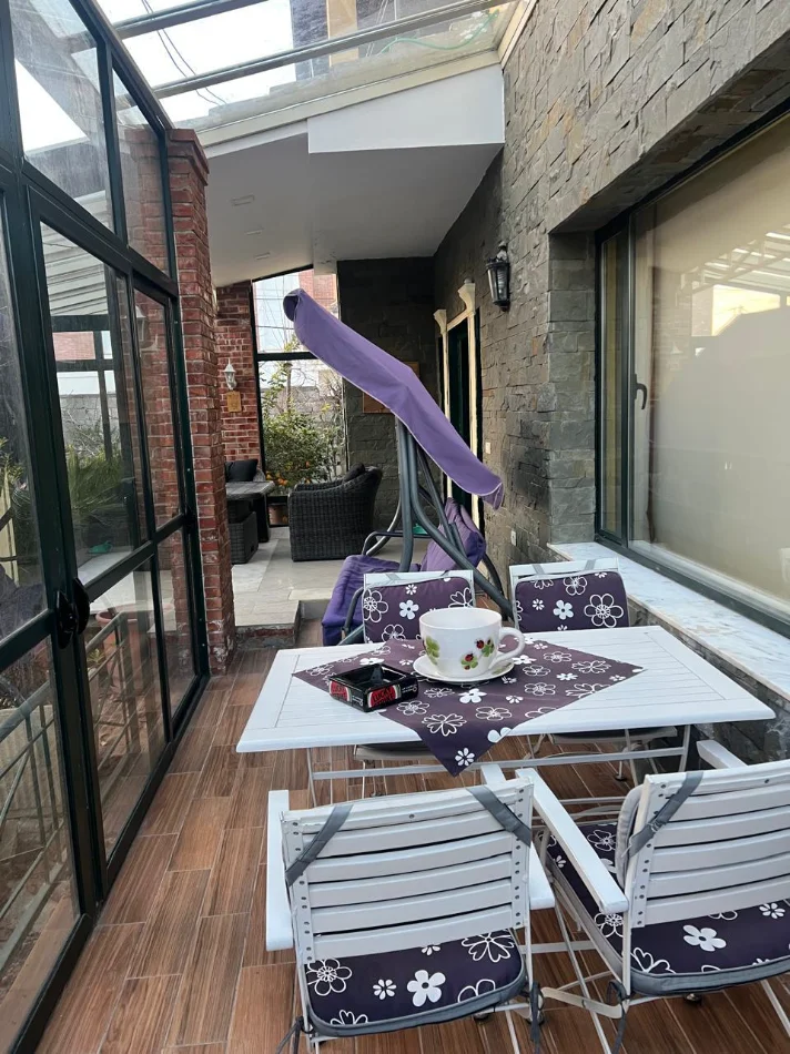 Tirane, jepet me qera Vile 2 Katshe Kati 1, 345 m² 1.800 € (Sauk)