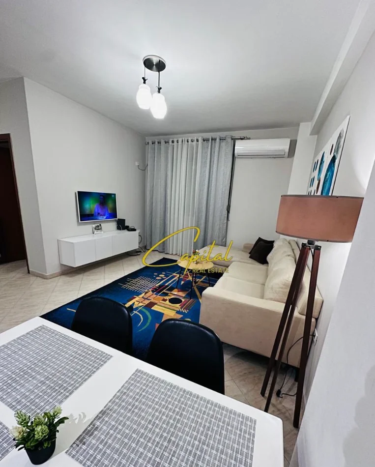 Tirane, jepet me qera apartament 1+1 Kati 5, 70 m² 580 € (RRUGA E KAVAJES)