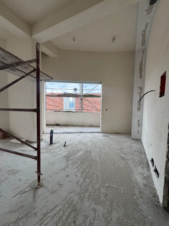 Tirane, Shitet Apartament 2+1+Verande, Kati 1, 82 m² & 43.2m2 Verande 190.000 € (Kodra e Diellit)