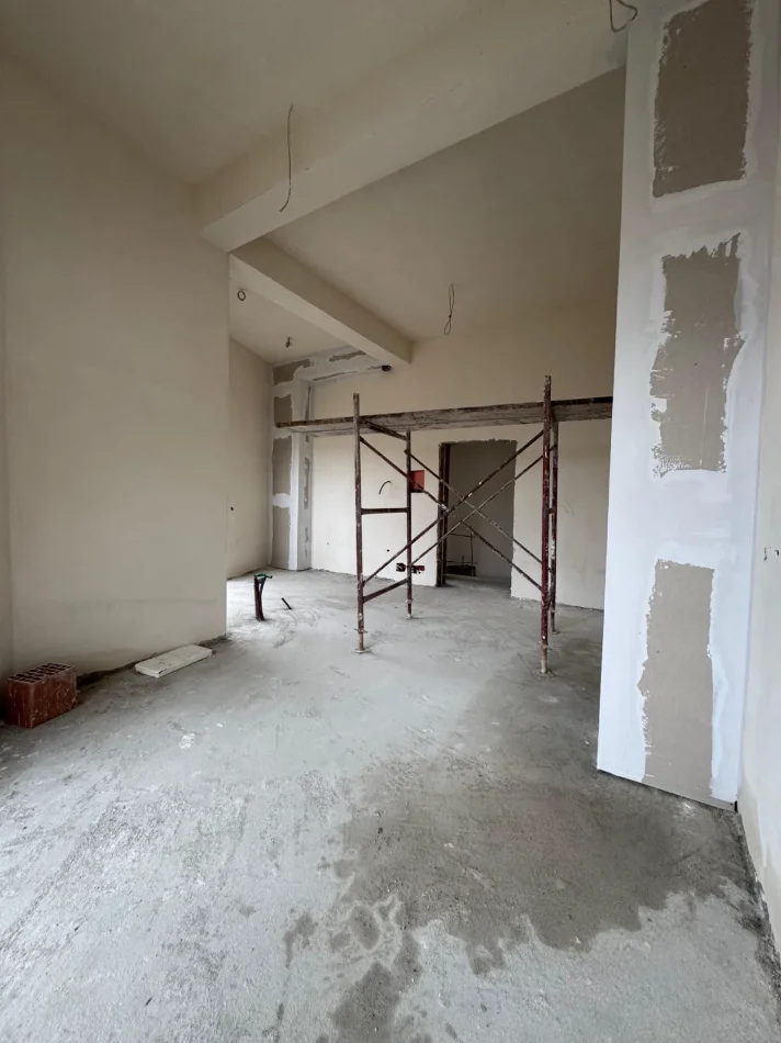 Tirane, Shitet Apartament 2+1+Verande, Kati 1, 82 m² & 43.2m2 Verande 190.000 € (Kodra e Diellit)