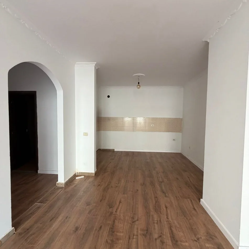 Tirane, shitet apartament 2+1+Ballkon , 91 m² 145.000 € (Kompleksi Fratari Astir)