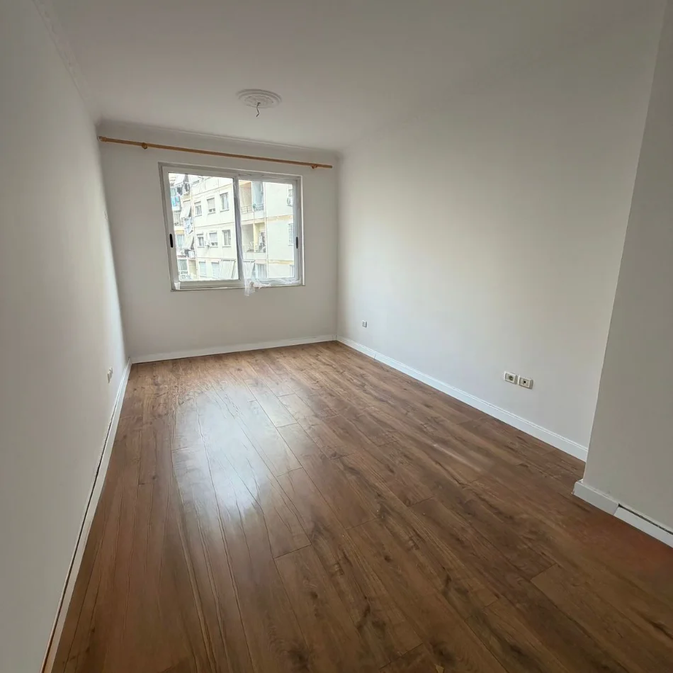 Tirane, shitet apartament 2+1+Ballkon , 91 m² 145.000 € (Kompleksi Fratari Astir)