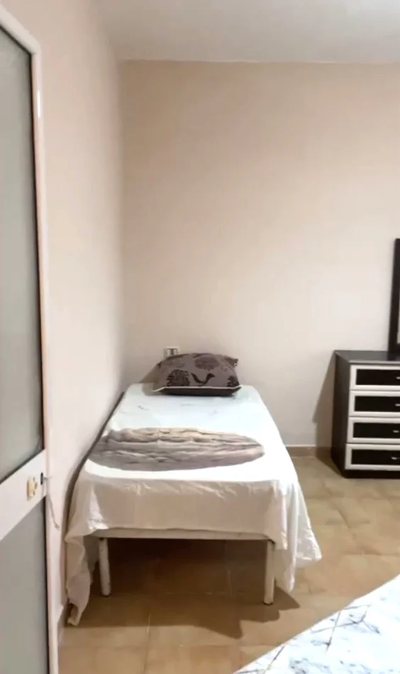 🏠 Jepet me Qira Hyrje 1+1 ne Xhamllik,  350 euro