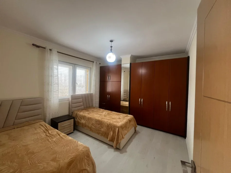 Tirane, shitet apartament 3+1+Ballkon Kati 4, 126 m² 209.000 € (UET)