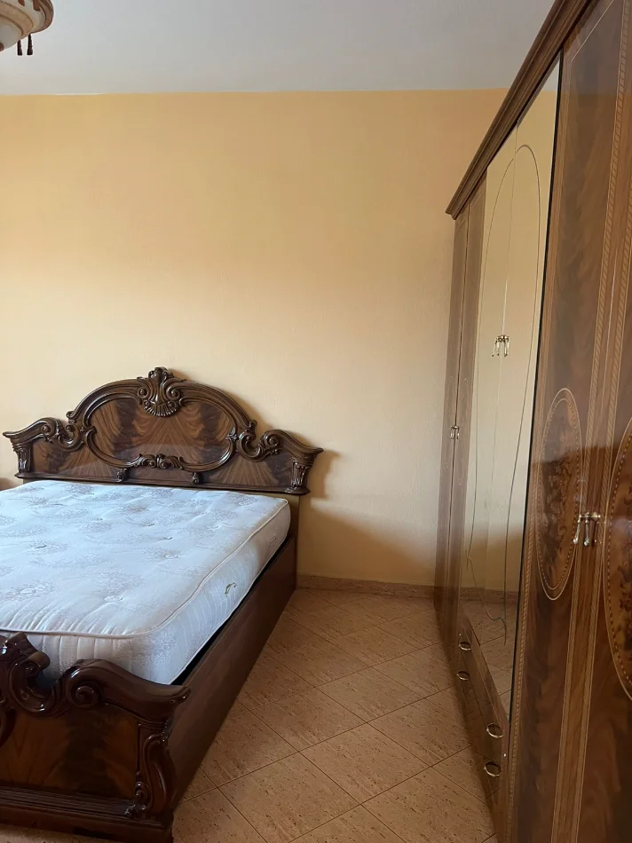 Tirane, jepet me qera 3+1 , 550 €