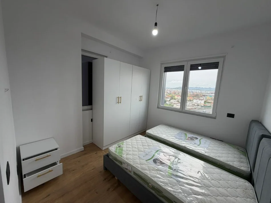 Tirane, jepet me qera apartament 2+1 Kati 6, 450 € 