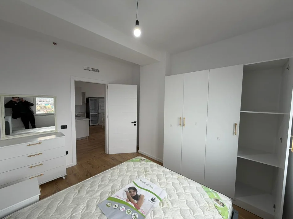 Tirane, jepet me qera apartament 2+1 Kati 6, 450 € 