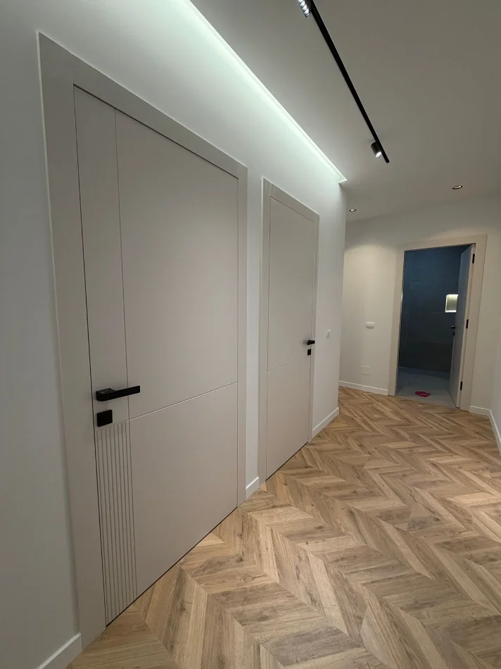 Tirane, shitet apartament 2+1+Ballkon , (shkoze)