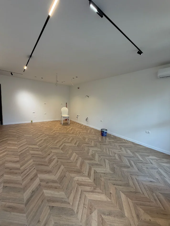 Tirane, shitet apartament 2+1+Ballkon , (shkoze)