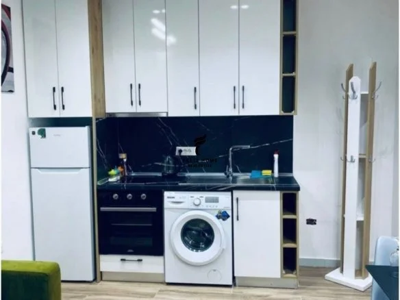 Tirane, jepet me qera apartament 1+1 Kati 5, 70 m² 600 € (KOMUNA E PARISIT)