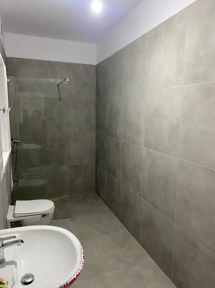 Tirane, jepet me qera apartament 2+1 Kati 7, 94 m² 