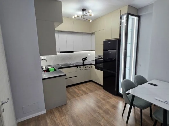 Tirane, jepet me qera apartament 1+1 Kati 6, 82 m² 650 € (ZOGU I ZI)