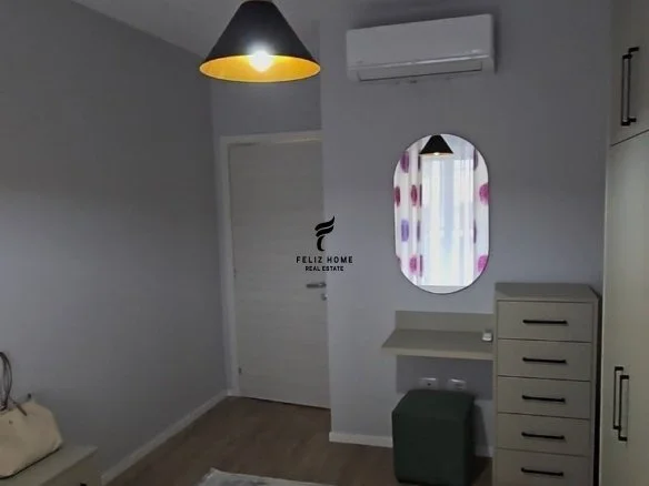 Tirane, jepet me qera apartament 1+1 Kati 6, 82 m² 650 € (ZOGU I ZI)