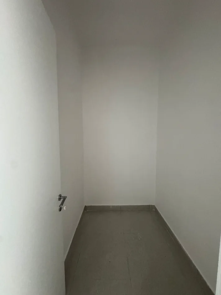Tirane, jepet me qera apartament 2+1+Aneks+Ballkon Kati 3, 128 m² 850 € 